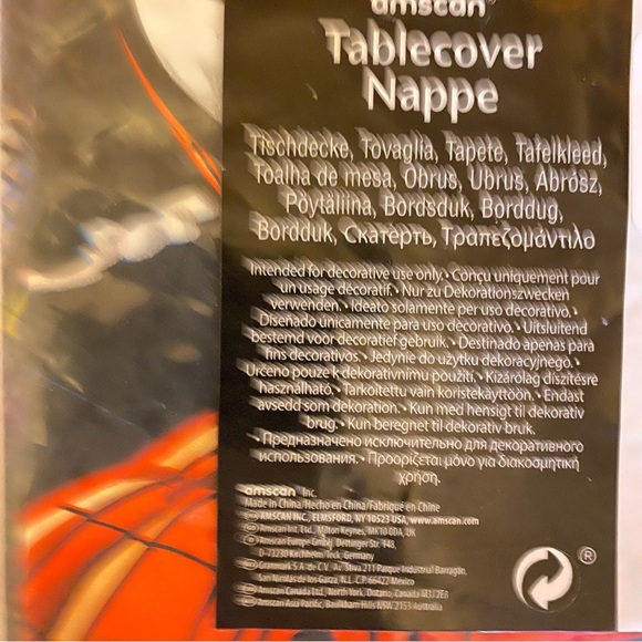 Spider-Man Webbed Wonder Tablecover - 54in c 96in (36 sq ft) - New - Picture 3 of 6